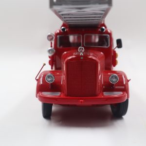1-24-Mercedes-Benz fire-truck