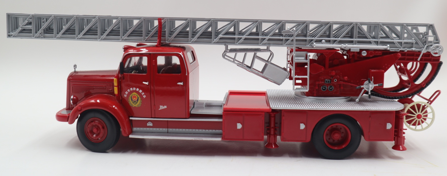 1-24-Mercedes-Benz fire-truck - Image 5