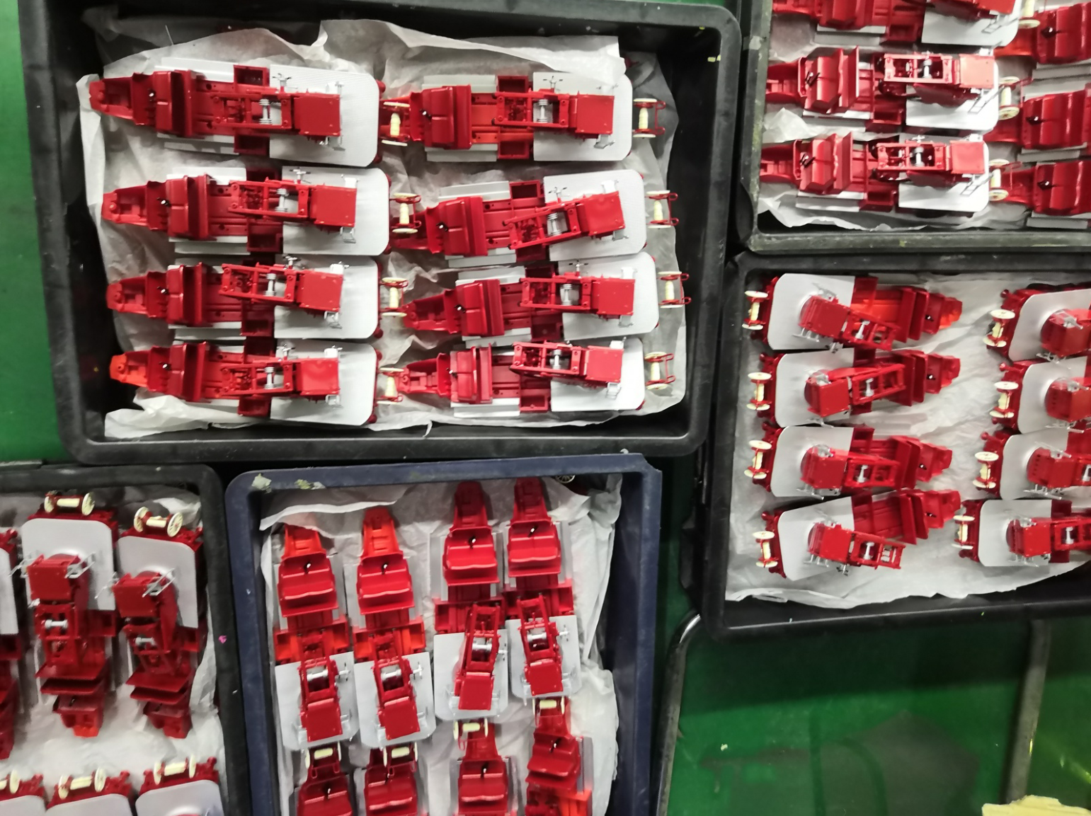 1-24-Mercedes-Benz fire-truck - Image 2