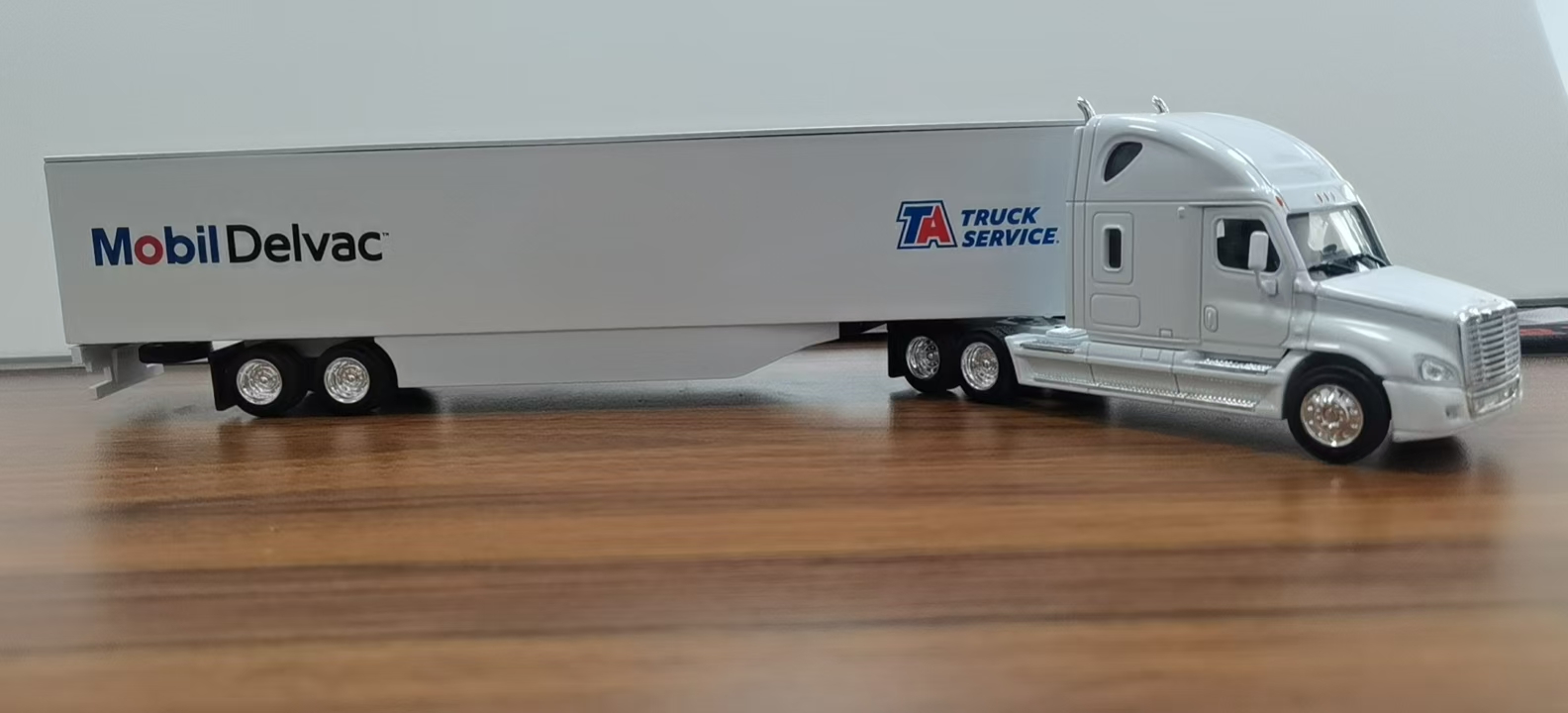 1-64-truck model - Image 4