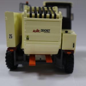 1-32-mini-weeder-tractor